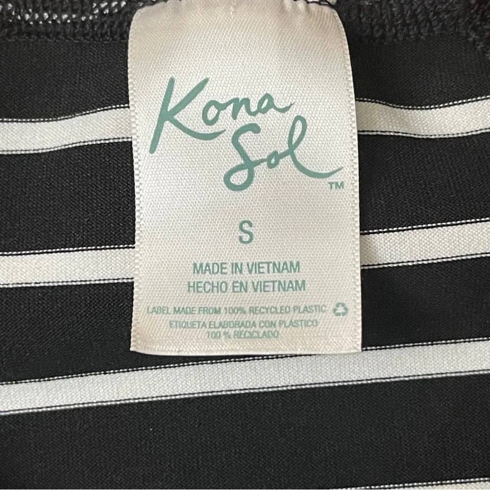 Kona Sol Black White Striped Rash Guard Swim Top S Long Sleeve UPF Surf Shirt